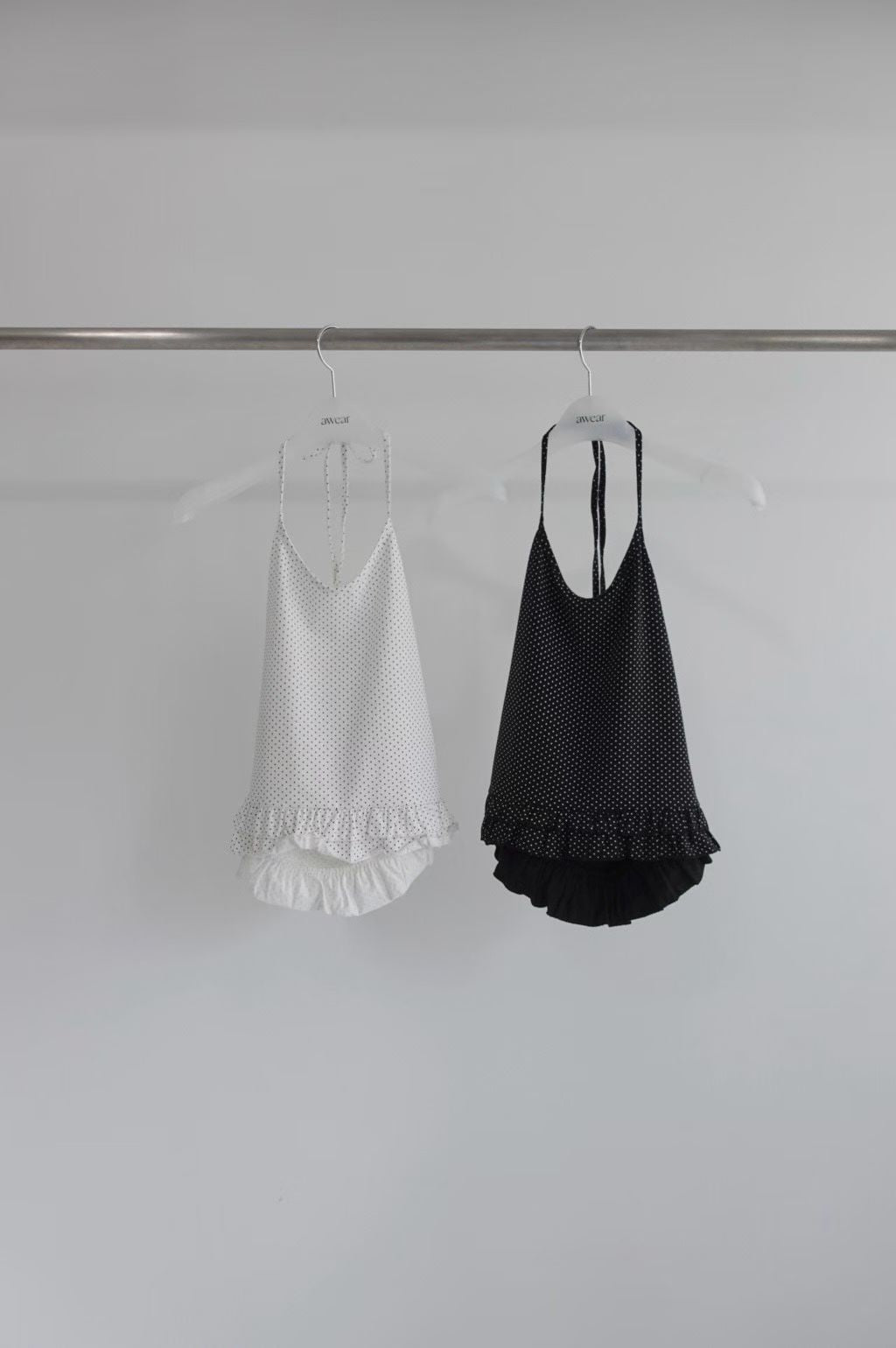 Ruffle Dotted Vest ( Black )