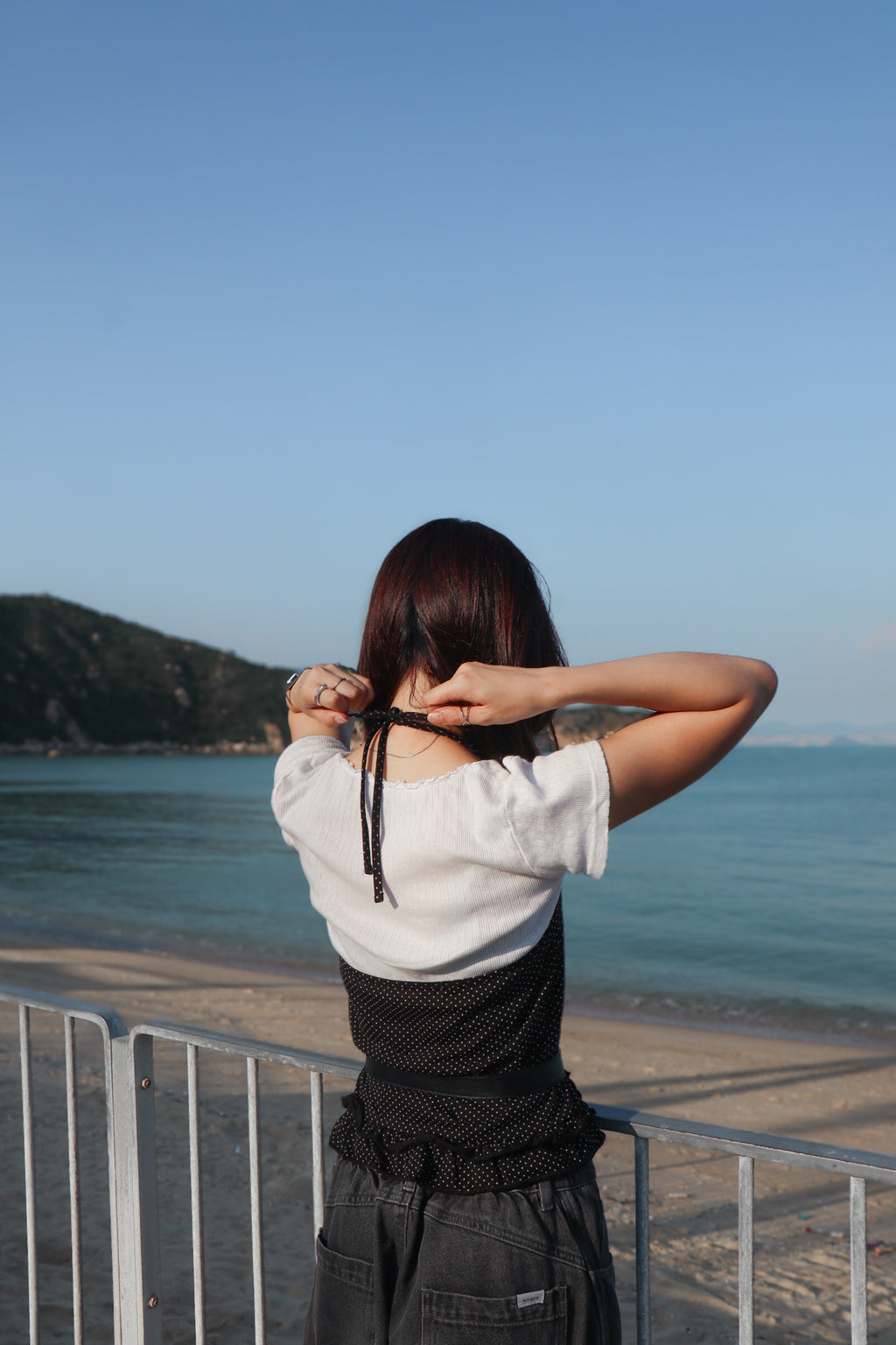 Ruffle Dotted Vest ( Black )