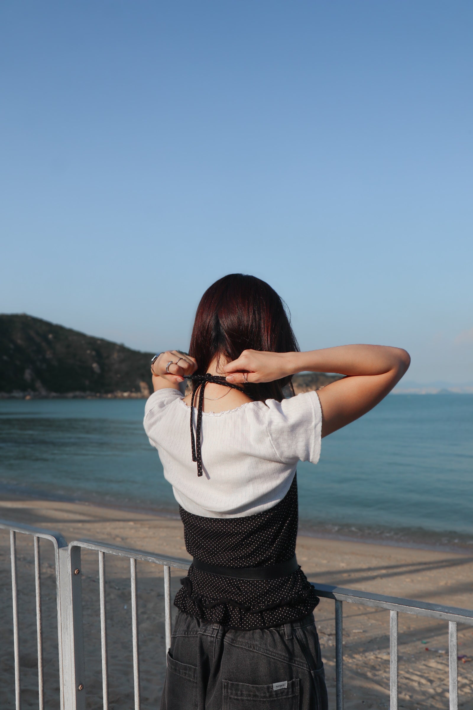 Ruffle Dotted Vest ( Black )