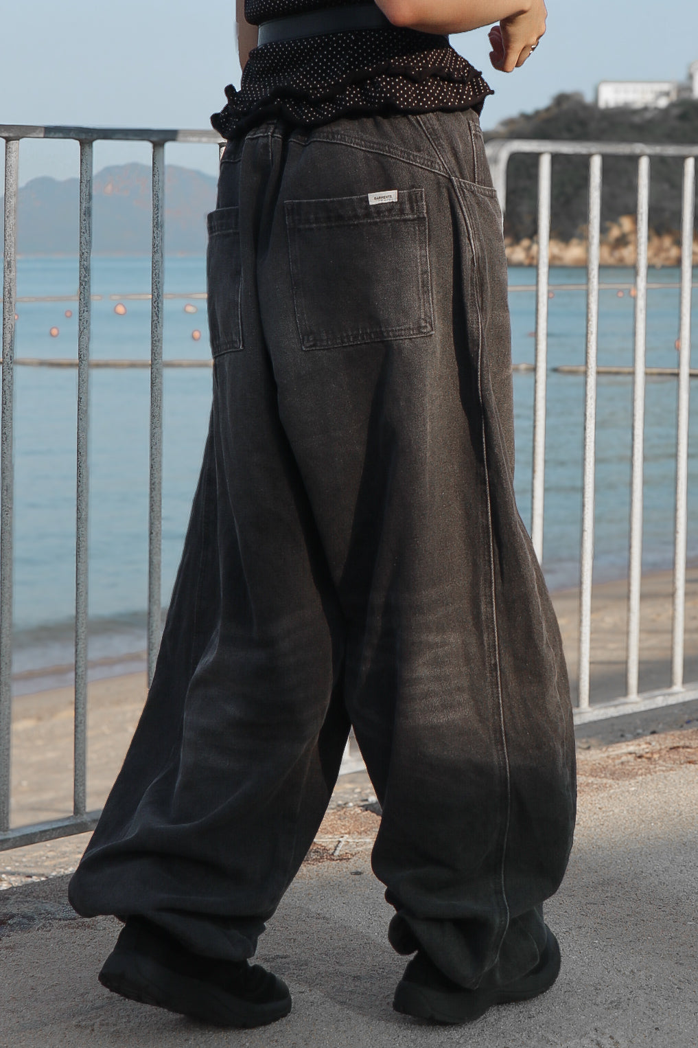 Side Barrel Jeans ( Charcoal )