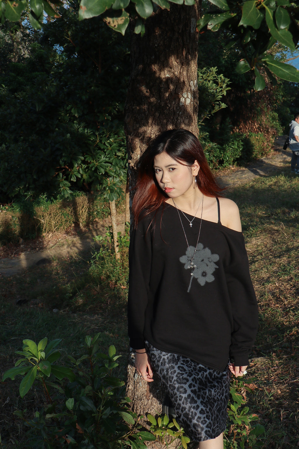 Floral Off-Shoulder Sweatshirt (Black)