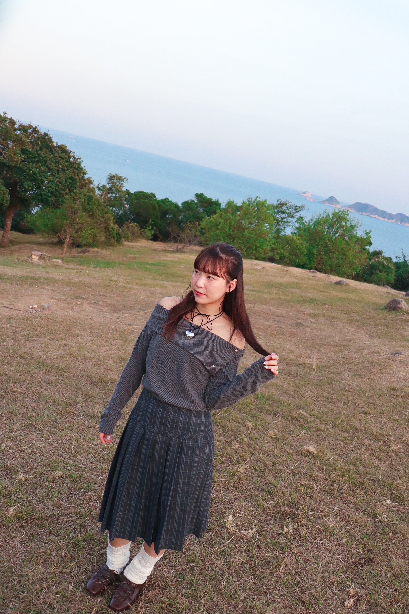 STAR Off-Shoulder Sweatshirt (Grey)