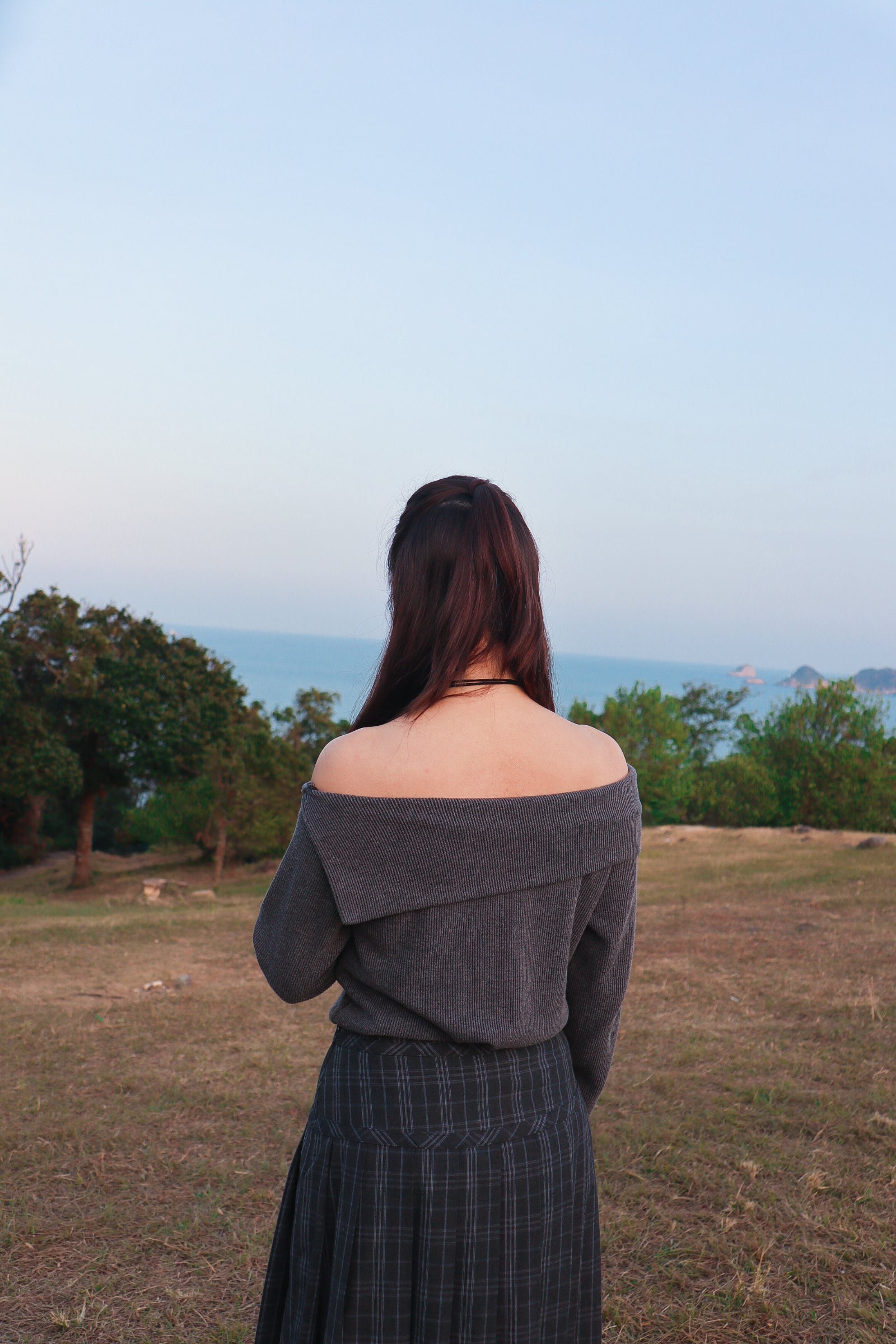 STAR Off-Shoulder Sweatshirt (Grey)