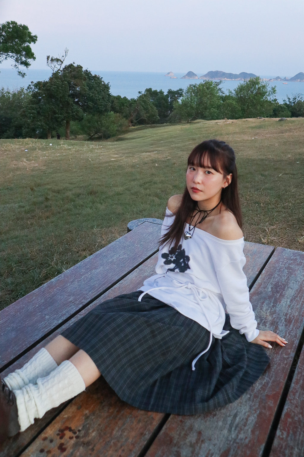 Floral Off-Shoulder Sweatshirt (White)