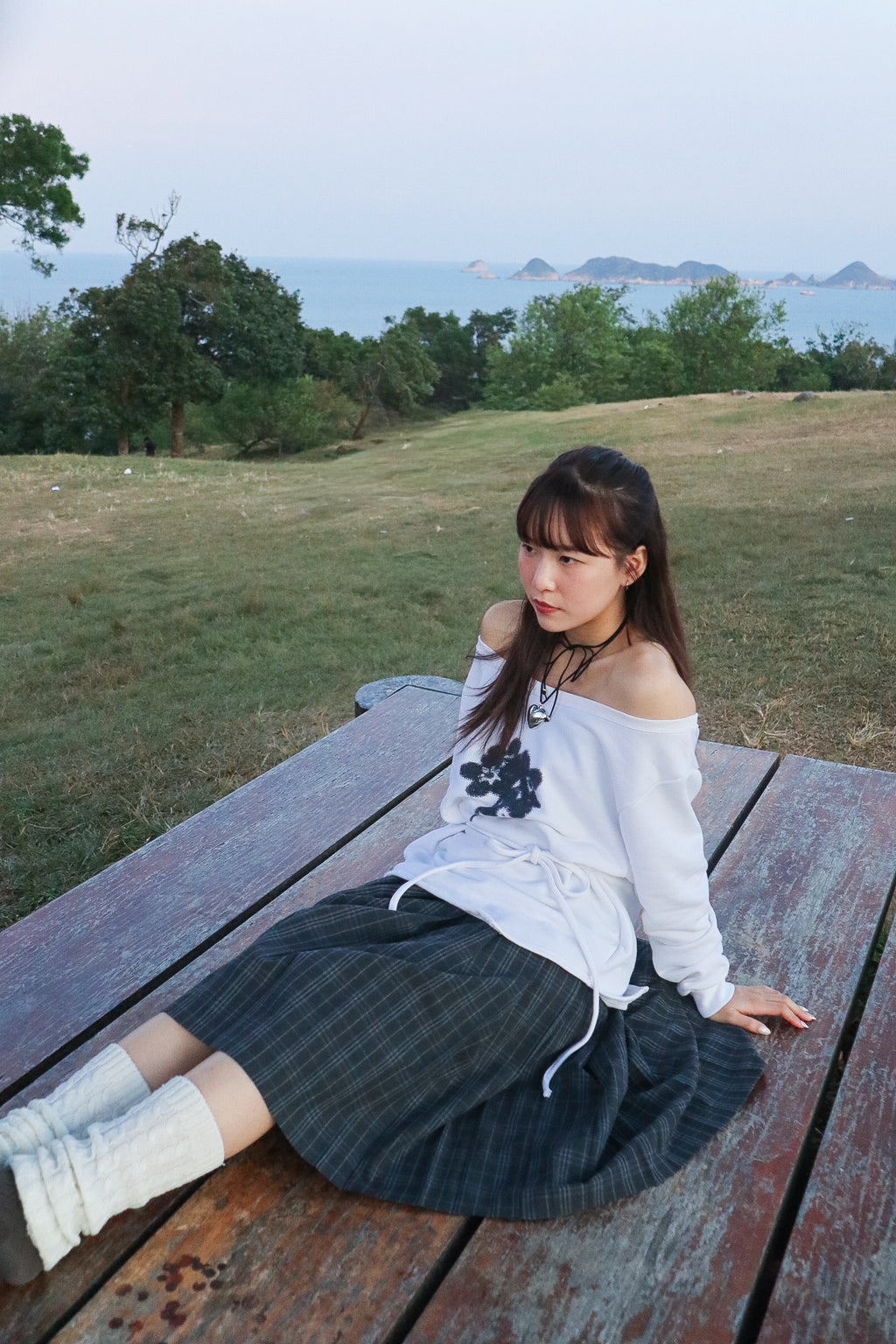 Floral Off-Shoulder Sweatshirt (White)