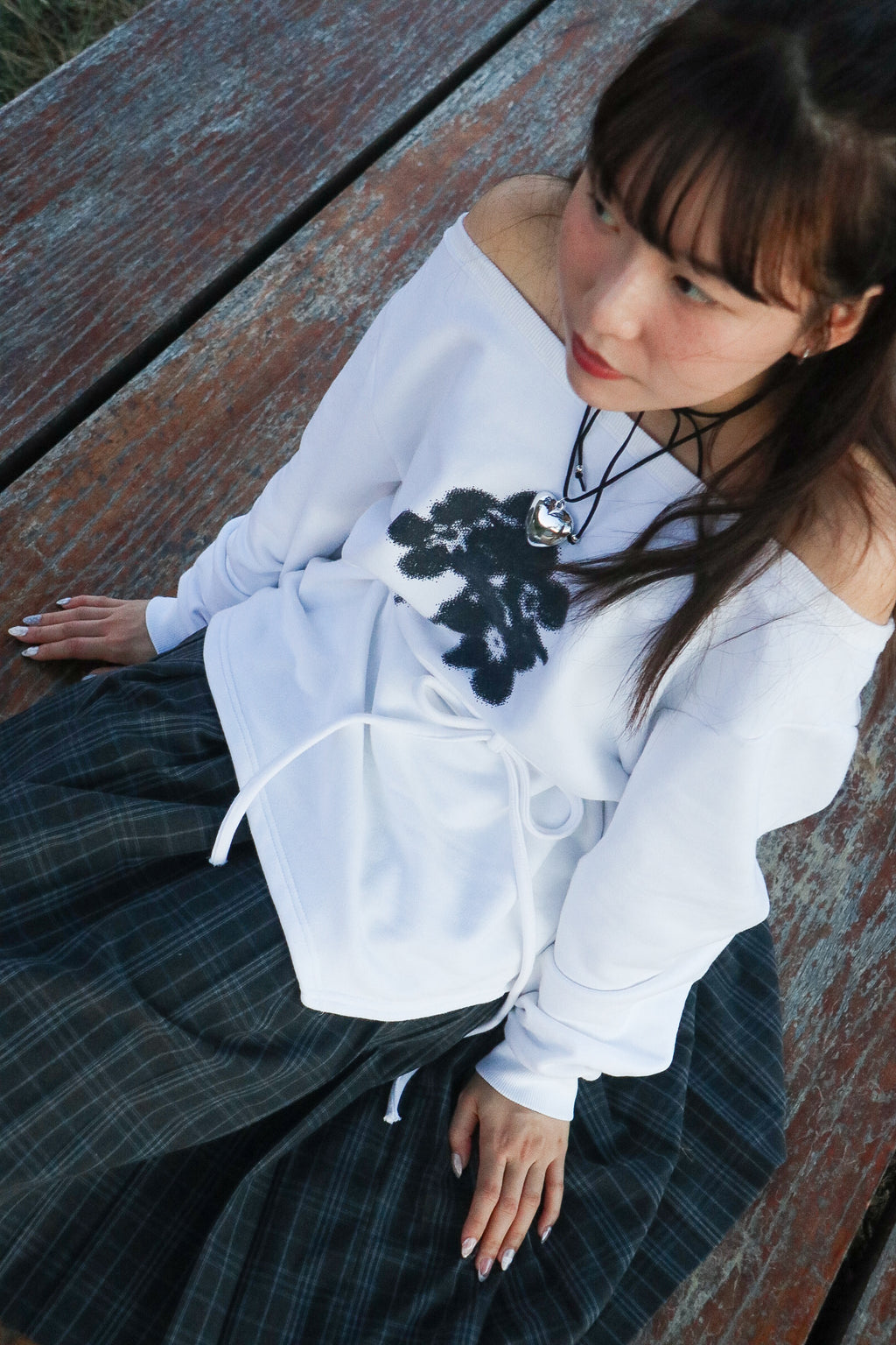 Floral Off-Shoulder Sweatshirt (White)