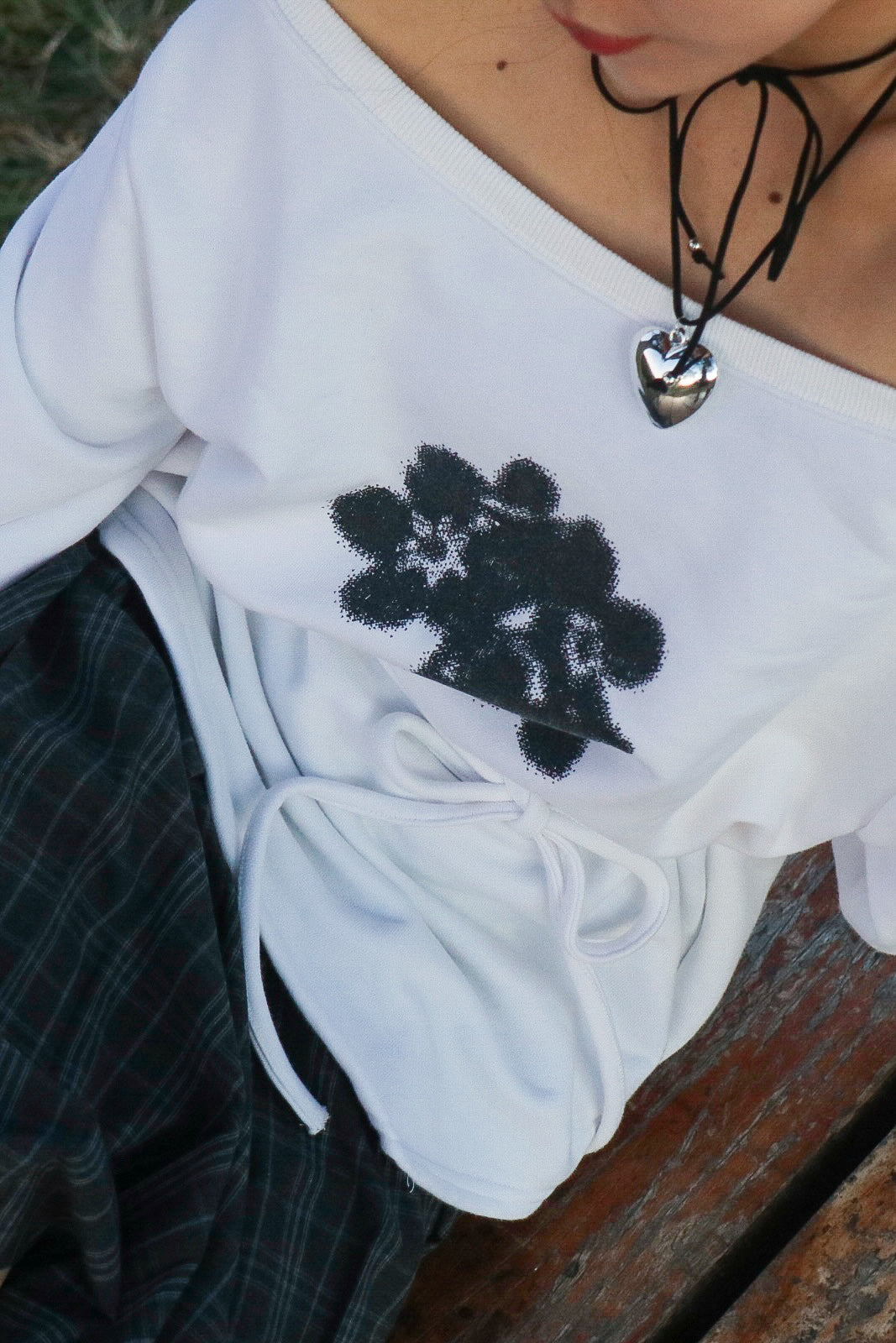 Floral Off-Shoulder Sweatshirt (White)